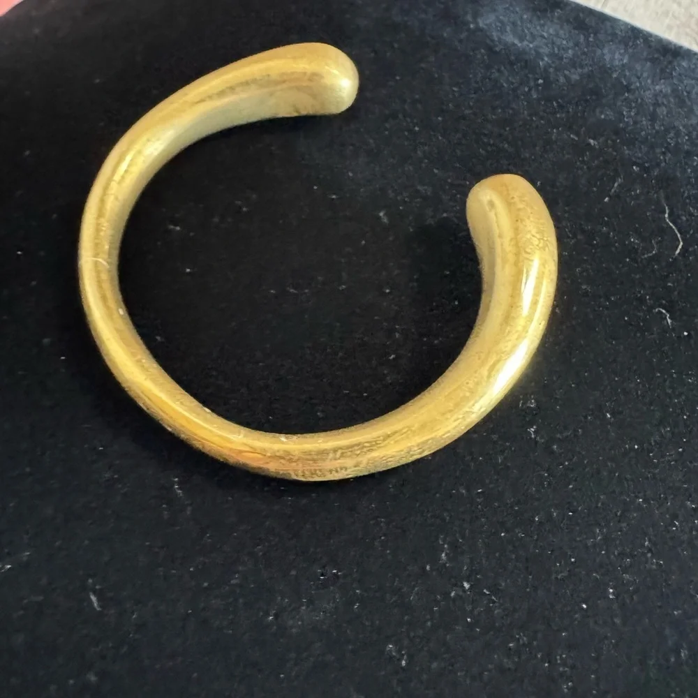 Goldtone High Quality Fashion Bracelet - Picture 2 of 8